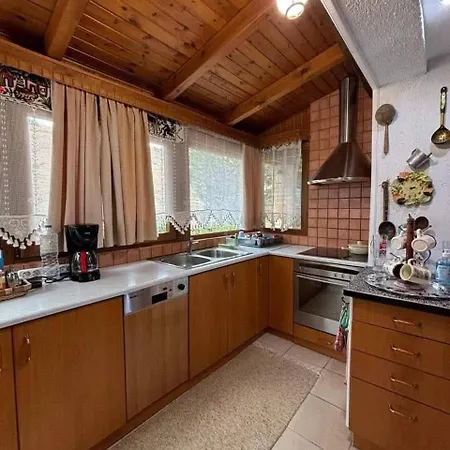 Family Friendly In Livadi * אראחובה