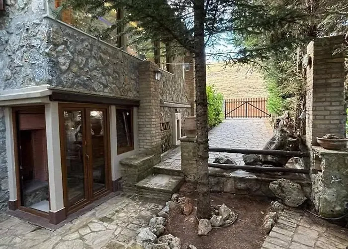 Σαλέ Family Friendly In Livadi *